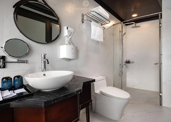  La Casta 5-Star Cruise 2D1N - Lan Ha Bay - Balcony & Bathtub Ocean View