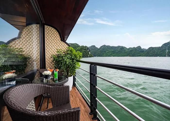 La Casta 5-Star Cruise 2D1N - Lan Ha Bay - Balcony & Bathtub Ocean View  Hạ Long