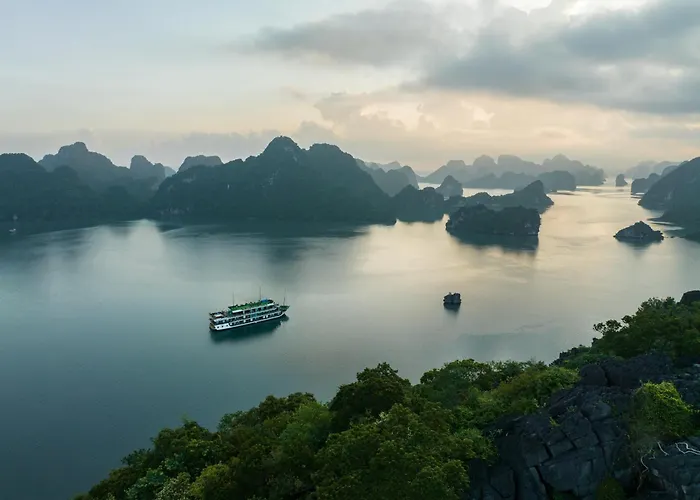  La Casta 5-Star Cruise 2D1N - Lan Ha Bay - Balcony & Bathtub Ocean View Hạ Long