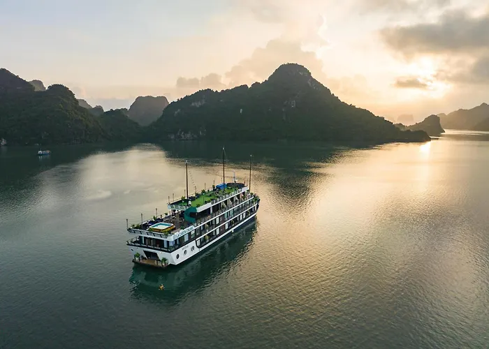 La Casta 5-Star Cruise 2D1N - Lan Ha Bay - Balcony & Bathtub Ocean View 5* Hạ Long